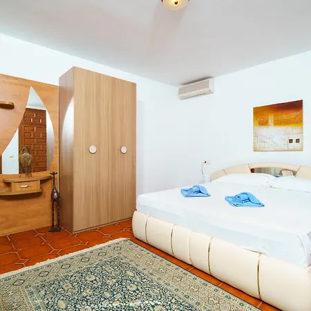 Iris-1 By Interhome Villa